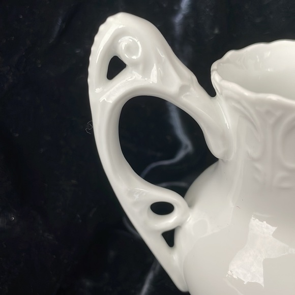 Kaldun & Bogle footed white creamer rare - Picture 5 of 6